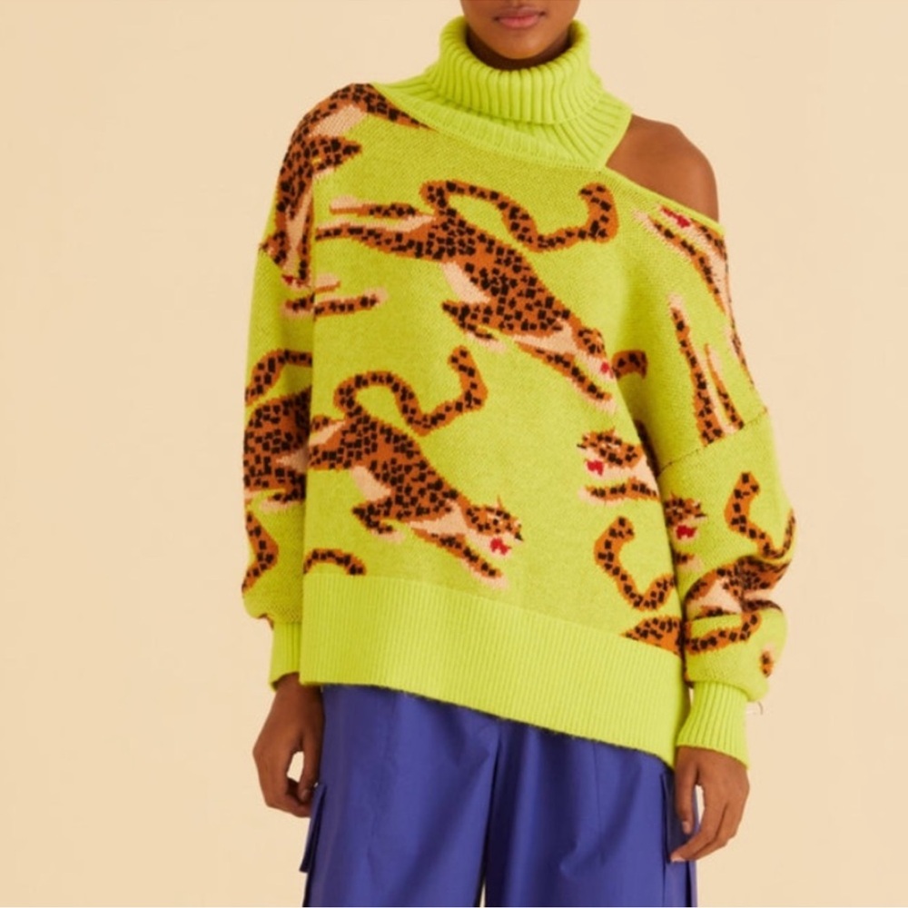 NWT FARM RIO ANIMAL PRINTED SWEATER
